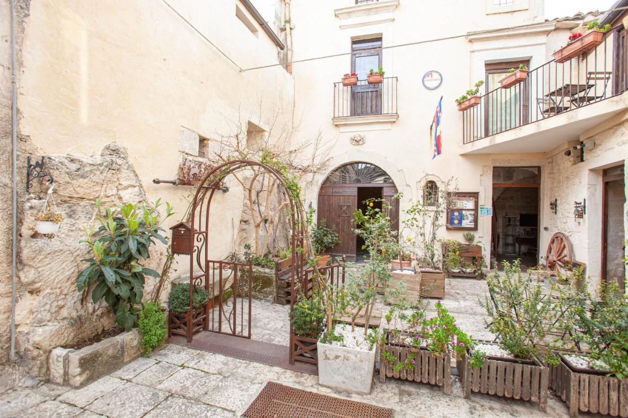 Case-Grotte Degli Avi, Esperienza Abitativa In Grotta Modica Dış mekan fotoğraf